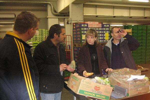 Food inspection with several people
