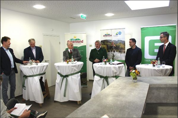 von links nach rechts:  Johann Wiedner (A14-Wasserwirtschaft), Max Pöllinger (Wildbach- und Lawinenverbauung), LR Johann Seitinger (Land Steiermark), Bürgermeister Erwin Gruber (Gemeinde Gasen), Robert Rast (A16-Straßenbau), Walter Mayer (Energie Steiermark)