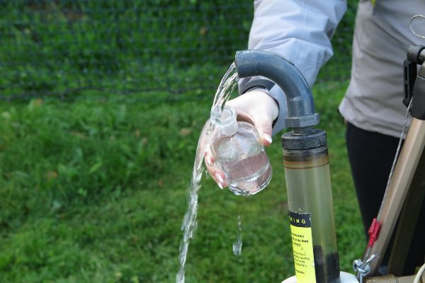 Grundwasser-Probenahme mittels Pumpe