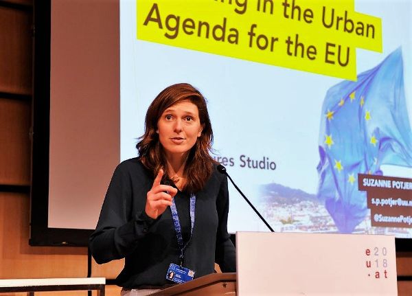 Veranstaltung - Zwei neue Partnerschaften der Europäischen Union Städteagenda beschlossen - Präsentation einer Frau
