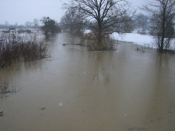 Hochwasser am Hausgraben in Strem
