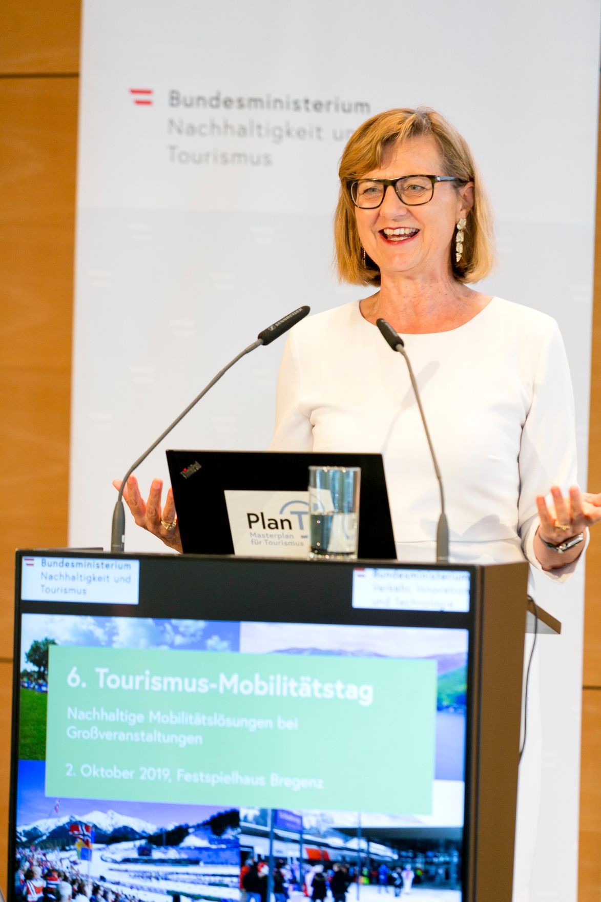 In Bregenz fand der 6. Tourismus-Mobilit&auml;tstag zum Thema &quot;Nachhaltige Mobilit&auml;tsl&ouml;sungen und M&ouml;glichkeiten zur Besucherlenkung bei Gro&szlig;veranstaltungen&quot; statt.