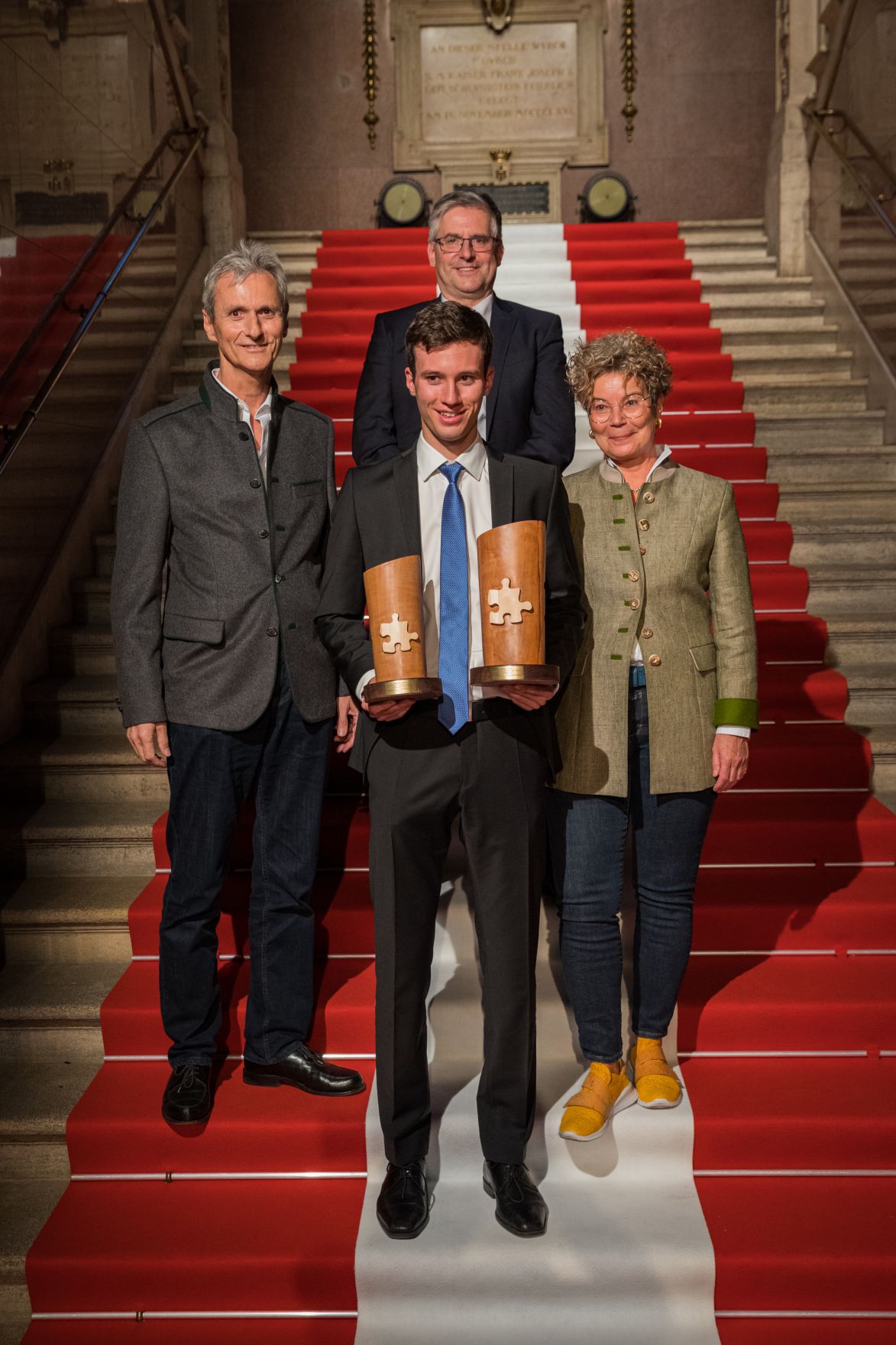 Der Tiroler Sebastian Weyrer erhielt im Rahmen einer Auszeichnungs-Veranstaltung im Museum f&uuml;r angewandte Kunst den Titel &quot;Zivildiener des Jahres 2019&quot;. Zus&auml;tzlich wurden die Preise an die Landessieger vergeben.
