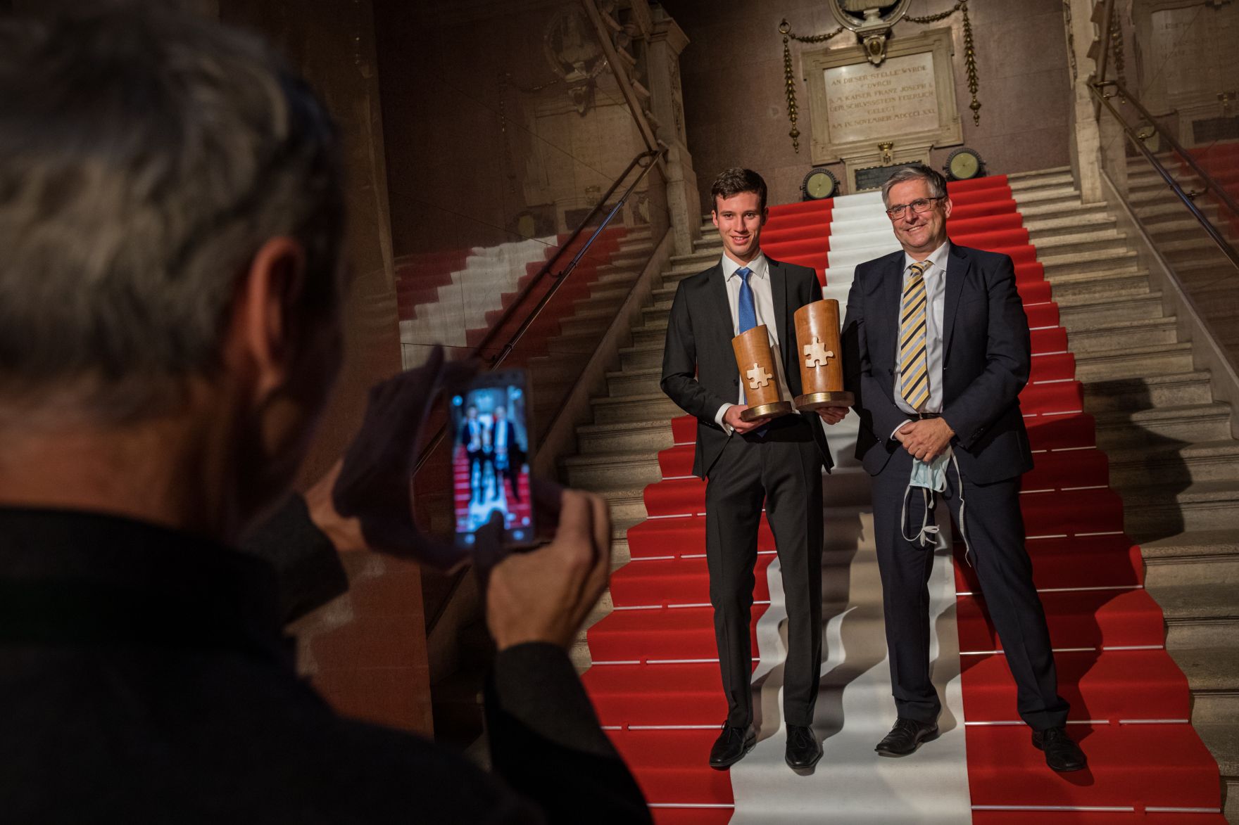 Der Tiroler Sebastian Weyrer erhielt im Rahmen einer Auszeichnungs-Veranstaltung im Museum f&uuml;r angewandte Kunst den Titel &quot;Zivildiener des Jahres 2019&quot;. Zus&auml;tzlich wurden die Preise an die Landessieger vergeben.