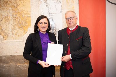 In feierlichem Rahmen verlieh Bundesministerin Elisabeth K&ouml;stinger am 8. April 2019 Berufstitel sowie Ehren- und Verdienstzeichen wie unter anderem das Grubenwehrehrenzeichen.