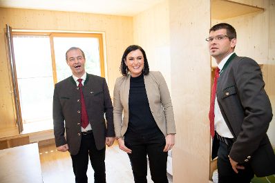 Im Zuge eines Bundesl&auml;ndertages in K&auml;rnten besuchte Nachhaltigkeitsministerin Elisabeth K&ouml;stinger die HBLA Pitzelst&auml;tten.