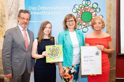 In feierlichem Rahmen fand heute die Verleihung des &Ouml;sterreichischen Umweltzeichens durch Nachhaltigkeitsministerin DIin Maria Patek statt.