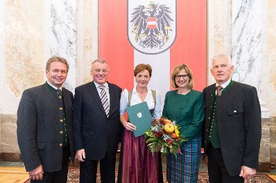 Am 30. Oktober 2019 verlieh Bundesministerin Maria Patek den &Ouml;konomierats-Titel in Wien.