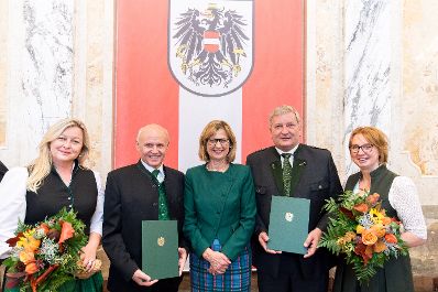 Am 30. Oktober 2019 verlieh Bundesministerin Maria Patek den &Ouml;konomierats-Titel in Wien.