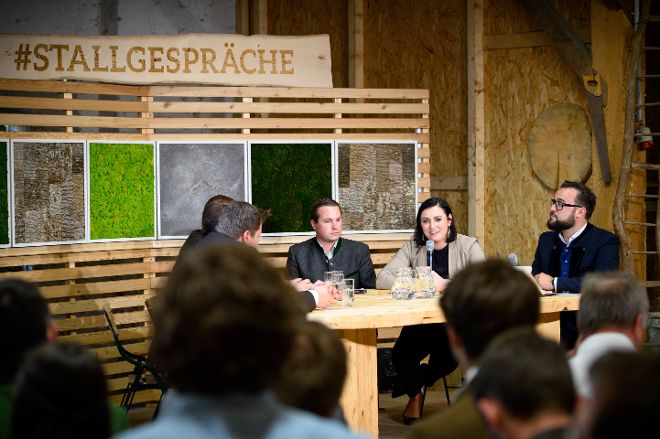 Agrar.Politik.Direkt – Nachhaltigkeitsministerin Elisabeth Köstinger diskutierte gemeinsam mit der Landjugend in Kärnten Herausforderungen und Chancen für die heimische Landwirtschaft.