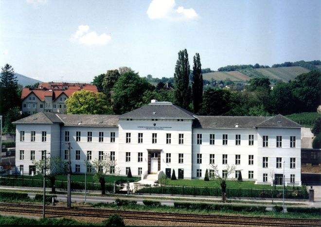 Gebäude der Höheren Bundeslehranstalt und Bundesamt für Wein- und Obstbau Klosterneuburg